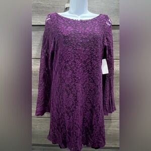 ELAN: Long Sleeve Laced Dress With Lining
